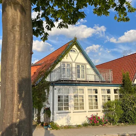 Zu Den Hühnergöttern Für 7nä In Hs Apartment Rostock