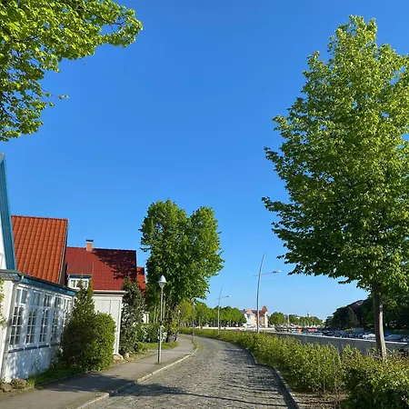 Apartment Zu Den Hühnergöttern Für 7nä In Hs